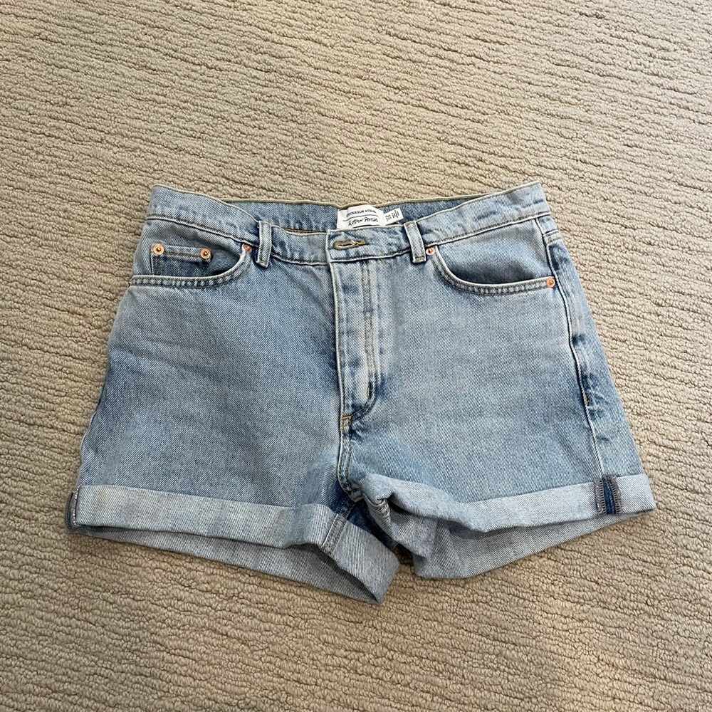 Light wash high waisted denim shorts